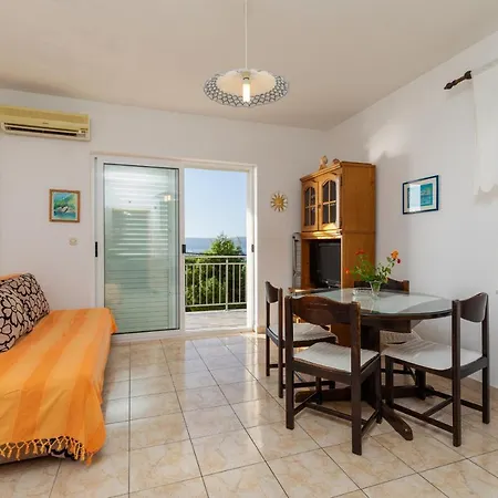 Apartament With Parking Space Marusici - Omis - 1131
