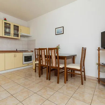 Apartment With A Parking Space Marusici, Omis - 1131 Mimice