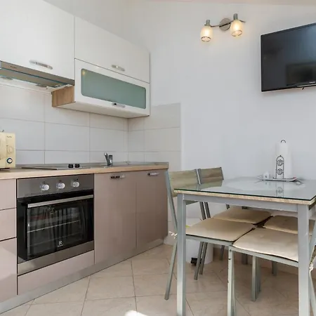 With A Parking Space Marusici, Omis - 1131 Apartment Mimice