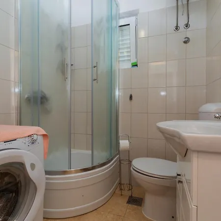 Apartament With Parking Space Marusici - Omis - 1131