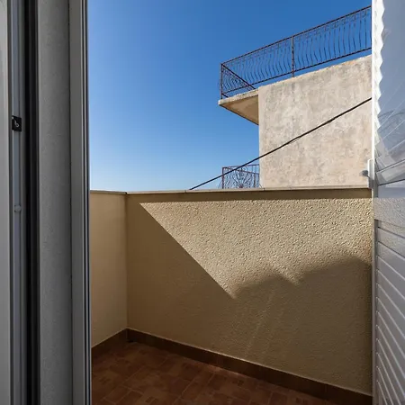 With A Parking Space Marusici, Omis - 1131 Apartment Mimice